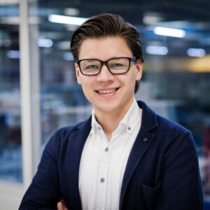 Stefan Fischer, Leiter von IDA – Intelligent Data Analytics sowie verantwortlich für Geschäftsentwicklung und Produktmanagement digitaler Services bei Kraft. Als Experte für digitale Services im Maschinenbau bringt er über acht Jahre Erfahrung in der Entwicklung datengetriebener Lösungen mit und verfügt über tiefes Praxiswissen.